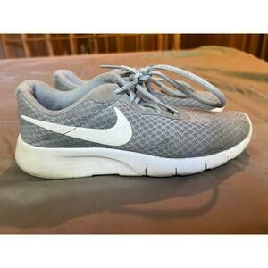 Nike Tanjun Wolf Grey White sneakers 5Y